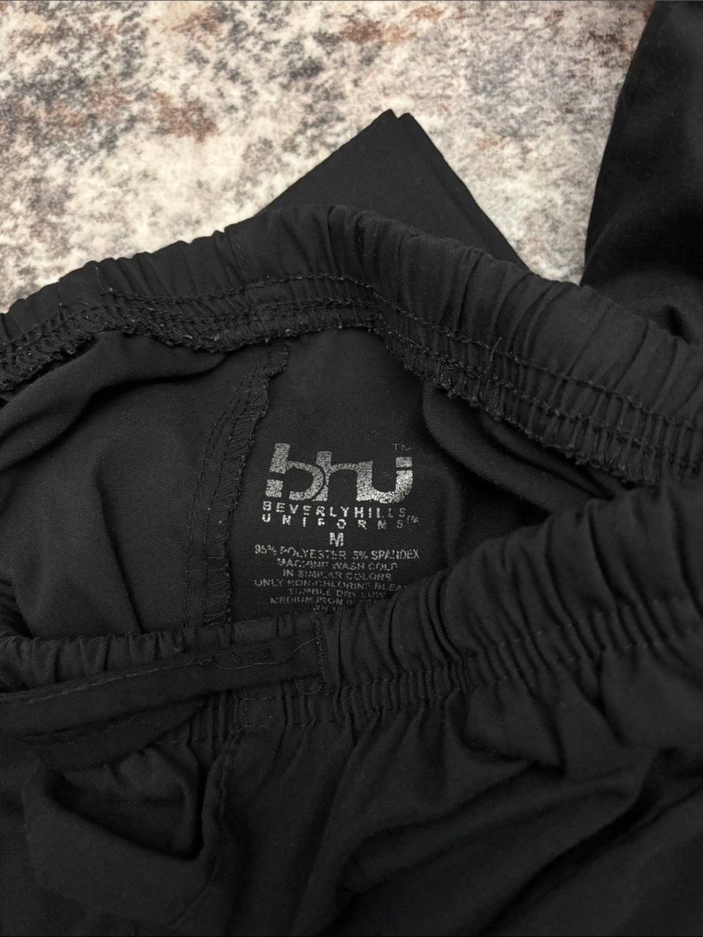 Scrubs bundle of pants and tops - Picture 5 of 5